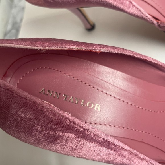 Ann Taylor light lavender Pointy Toe Suede Pumps Heels Shoes sz 8 M - Picture 8 of 8